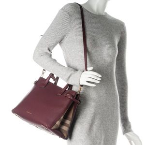 🌟 Medium Authentic 🌟 Burberry bag check